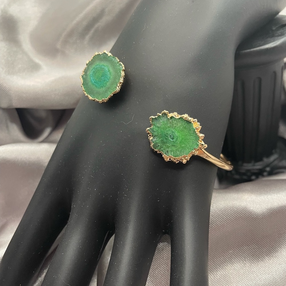 Green Agate Goldtone Bangle
